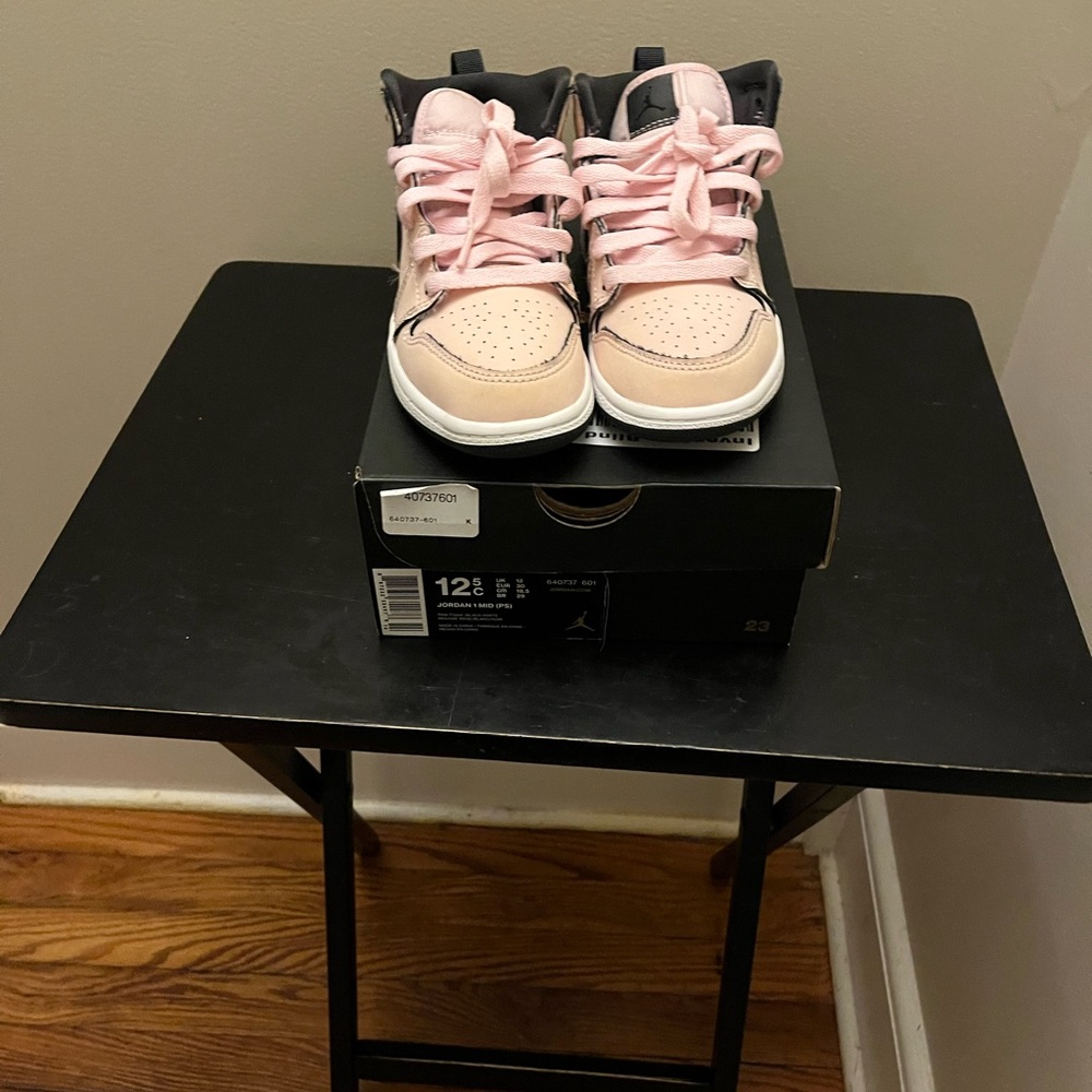 Jordan Kids Sneakers in Pink and Black